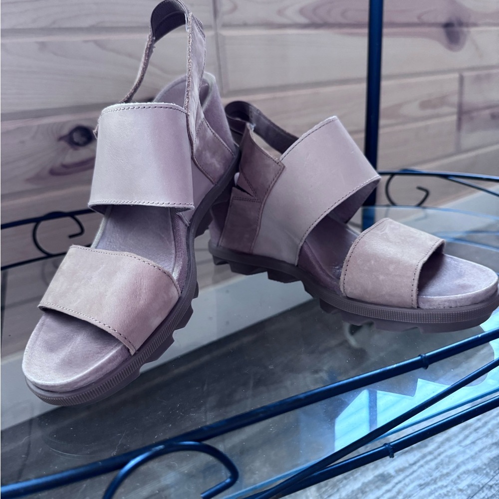 Sorel Women's Sandals in Soft Tan